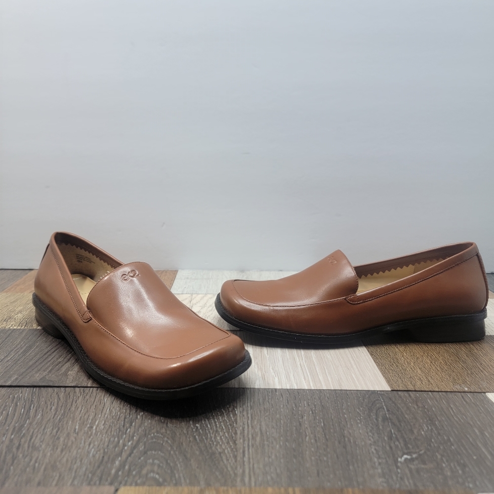 VINTAGE 90s Y2K Anne Klein Women's 6M Slip On Loafers Chestnut Smooth Leather